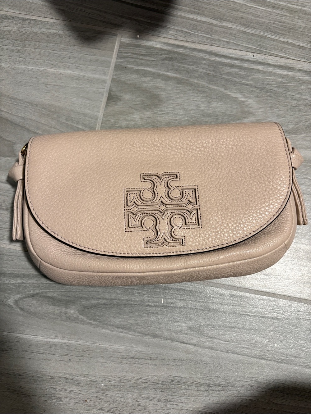Tory Burch Pebbled Leather Crossbody in Light Blush